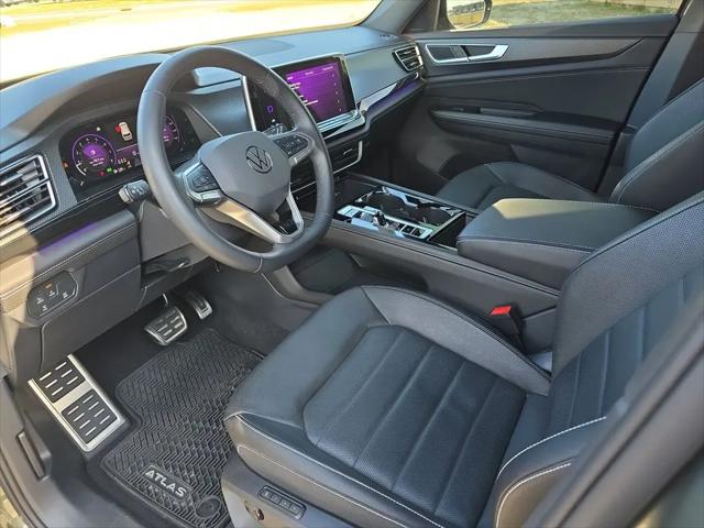 2025 Volkswagen Atlas Cross Sport 2.0T SEL R-Line Black