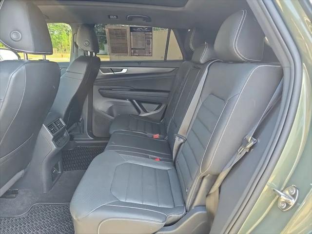 2025 Volkswagen Atlas Cross Sport 2.0T SEL R-Line Black