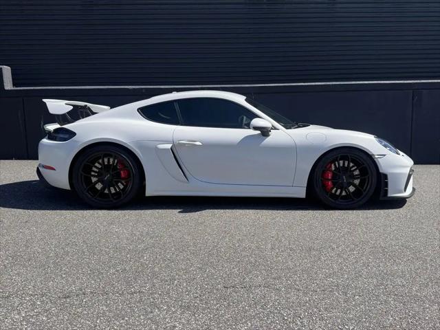 2022 Porsche 718 Cayman GT4