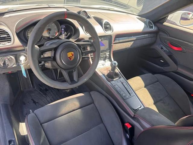 2022 Porsche 718 Cayman GT4