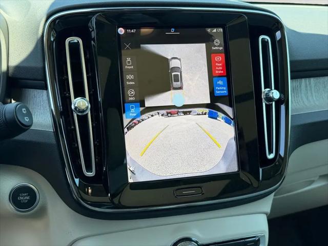 2026 Volvo XC40 Ultra, B5 AWD Gas (mild hybrid), Dark