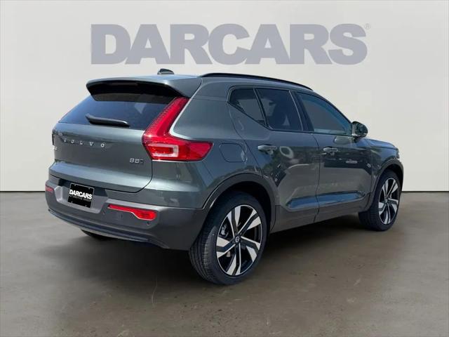 2026 Volvo XC40 Ultra, B5 AWD Gas (mild hybrid), Dark