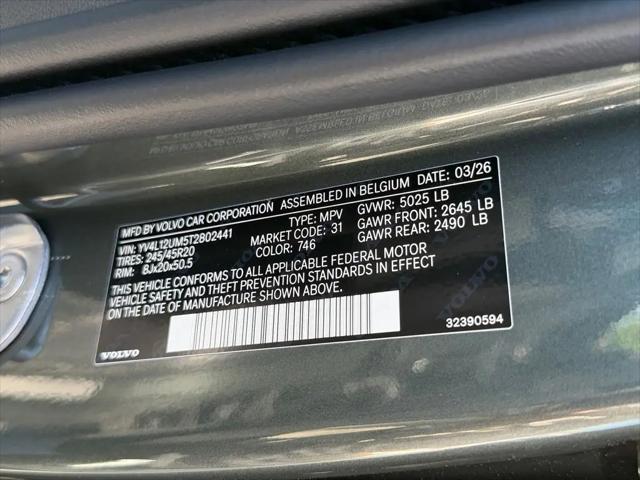 2026 Volvo XC40 Ultra, B5 AWD Gas (mild hybrid), Dark