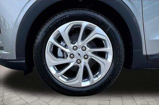 2027 Chevrolet Bolt LT FWD