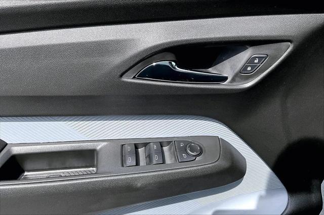 2027 Chevrolet Bolt LT FWD