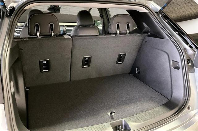 2027 Chevrolet Bolt LT FWD