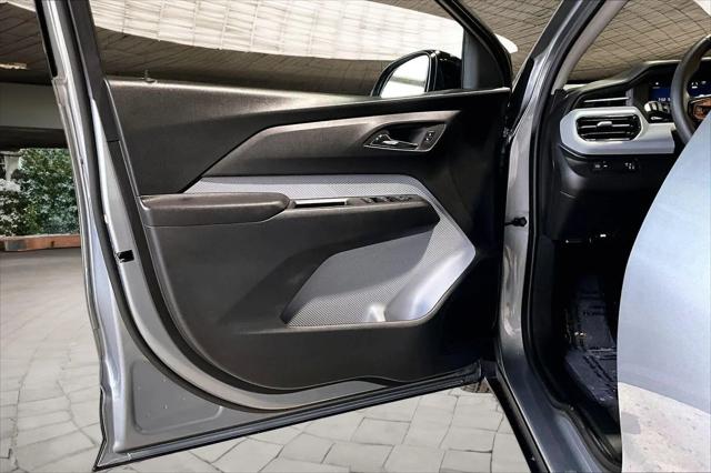 2027 Chevrolet Bolt LT FWD