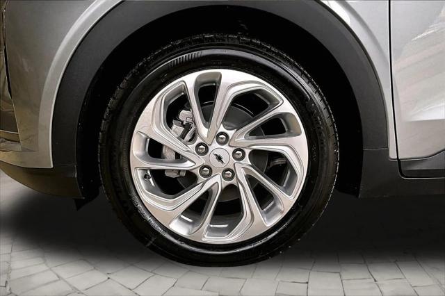 2027 Chevrolet Bolt LT FWD