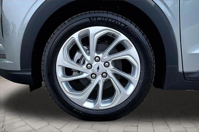 2027 Chevrolet Bolt LT FWD