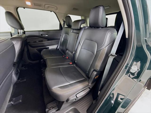 2025 Nissan Pathfinder SL 4WD
