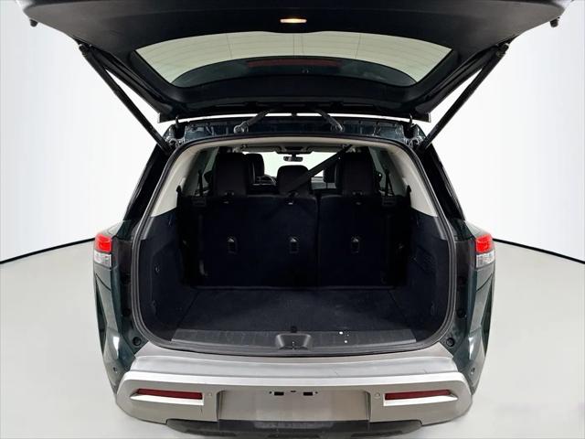 2025 Nissan Pathfinder SL 4WD