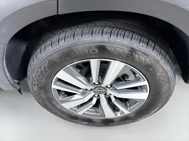 2025 Nissan Pathfinder SL 4WD