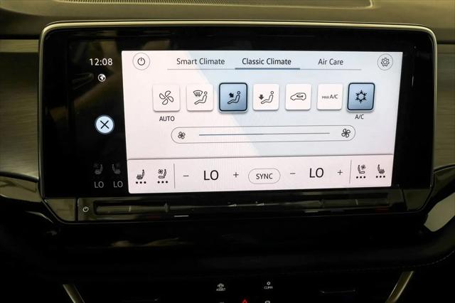 2026 Volkswagen Atlas Cross Sport SE with Technology