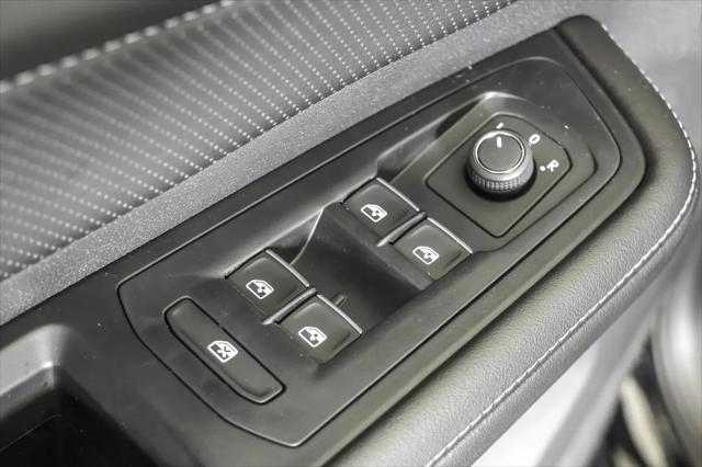 2026 Volkswagen Atlas Cross Sport SE with Technology