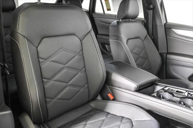 2026 Volkswagen Atlas Cross Sport SE with Technology
