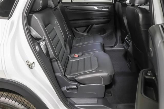 2026 Volkswagen Atlas Cross Sport SEL R-Line Black