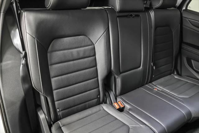 2026 Volkswagen Atlas Cross Sport SEL R-Line Black