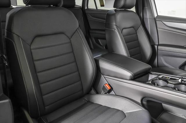 2026 Volkswagen Atlas Cross Sport SEL R-Line Black