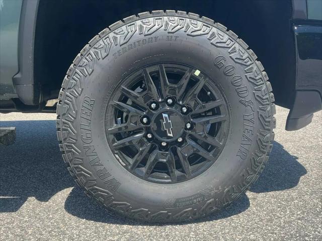 2026 Chevrolet Silverado 2500HD Crew Cab, Standard Bed, XR2, 4WD
