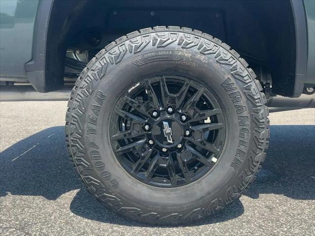 2026 Chevrolet Silverado 2500HD Crew Cab, Standard Bed, XR2, 4WD