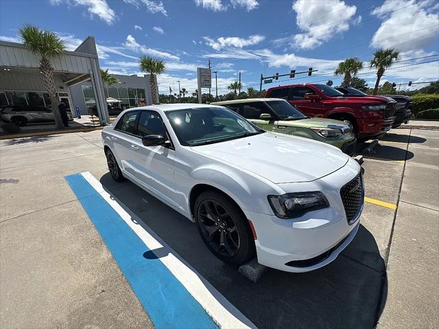 2020 Chrysler 300 Touring