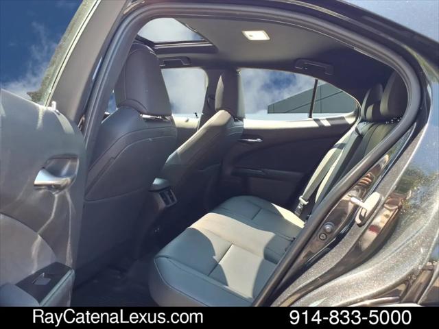 2023 Lexus UX 250h Premium