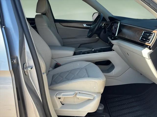 2024 Volkswagen Atlas 2.0T SE