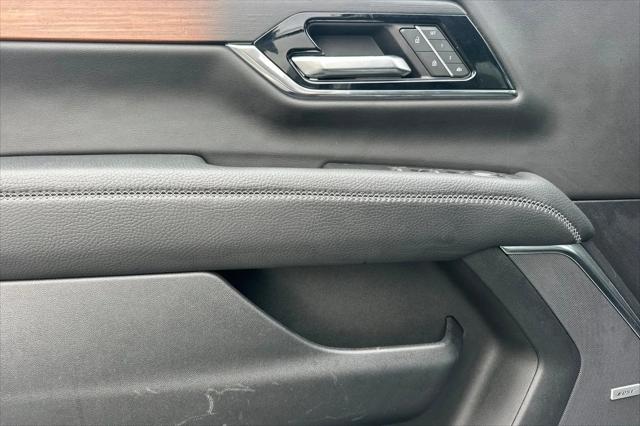 2025 GMC Yukon 4WD Denali