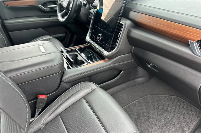 2025 GMC Yukon 4WD Denali
