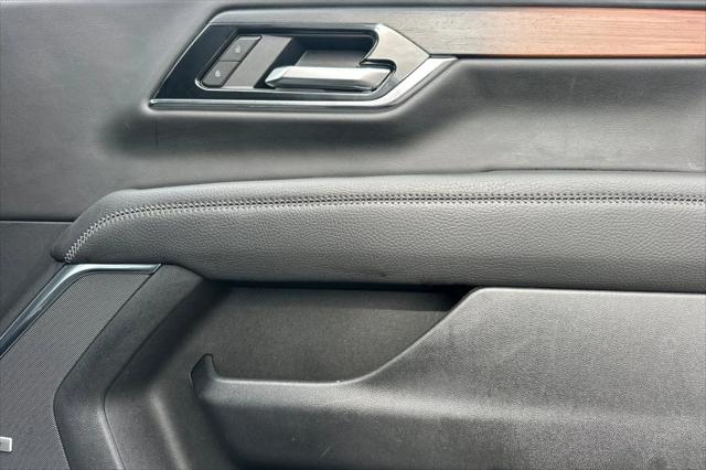 2025 GMC Yukon 4WD Denali