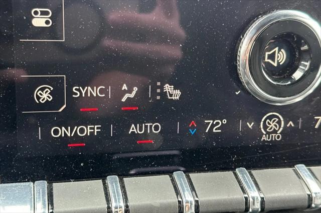 2025 GMC Yukon 4WD Denali