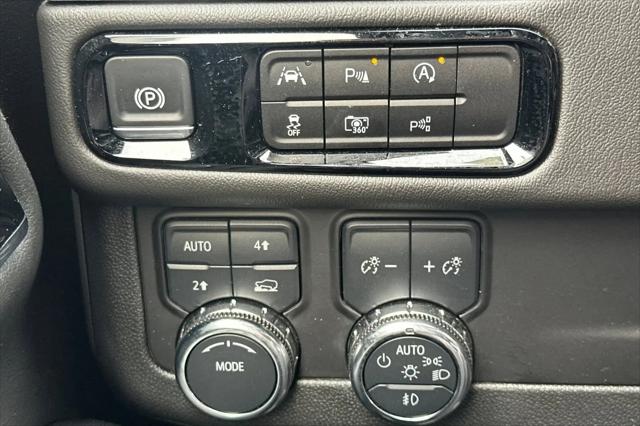 2025 GMC Yukon 4WD Denali