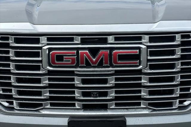 2025 GMC Yukon 4WD Denali