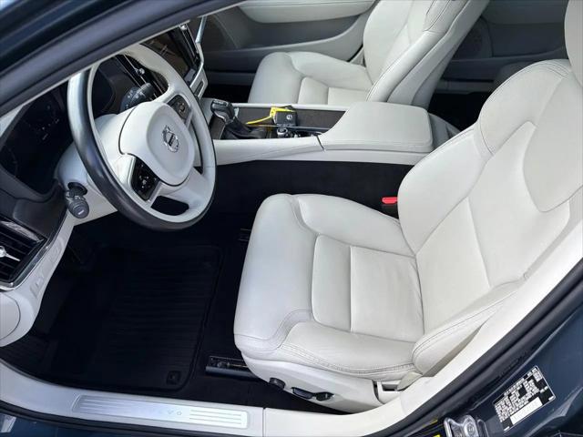 2020 Volvo V90 Cross Country T6