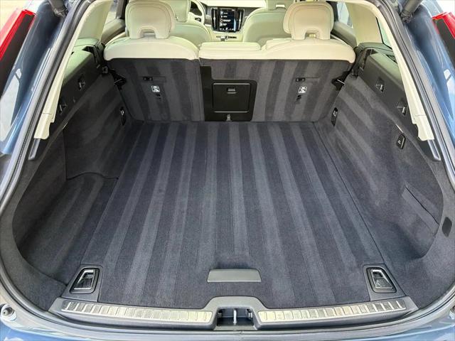 2020 Volvo V90 Cross Country T6