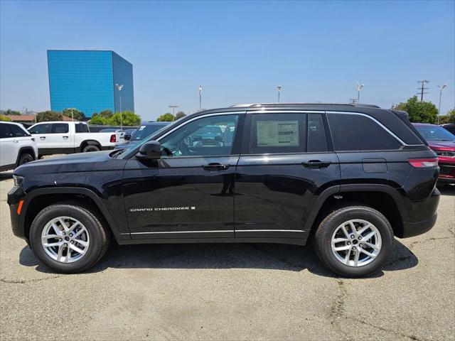 2026 Jeep Grand Cherokee Laredo 4x2
