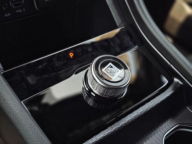 2026 Jeep Grand Cherokee Laredo 4x2