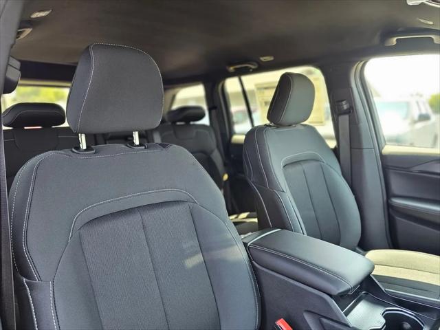 2026 Jeep Grand Cherokee Laredo 4x2
