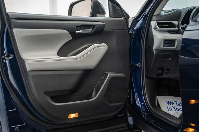 2022 Toyota Highlander Hybrid XLE