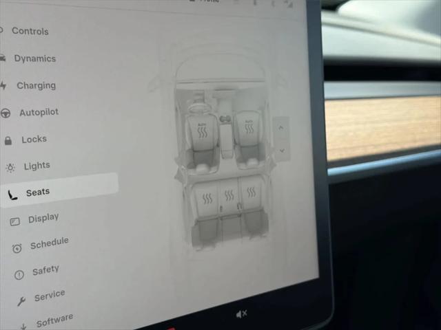 2025 Tesla Model Y Long Range Dual Motor Rear-Wheel Drive