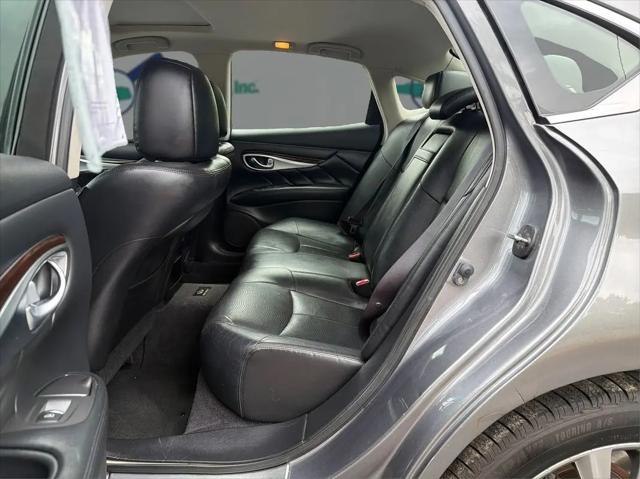 2015 INFINITI Q70 3.7