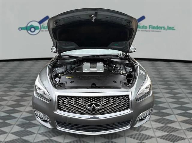 2015 INFINITI Q70 3.7