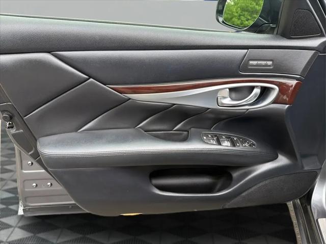 2015 INFINITI Q70 3.7