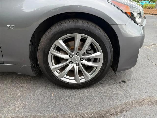 2015 INFINITI Q70 3.7