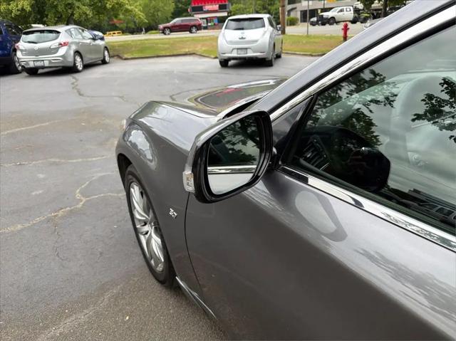 2015 INFINITI Q70 3.7