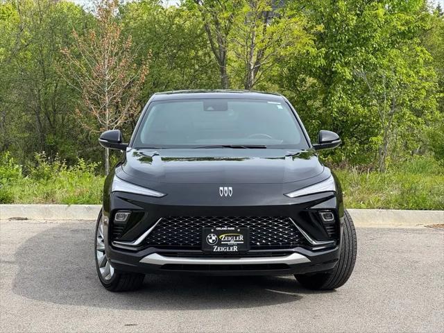2024 Buick NV Avenir FWD
