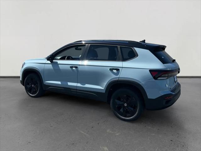 2026 Volkswagen Taos SE Black