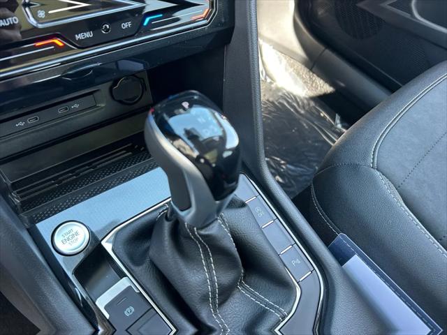 2026 Volkswagen Taos SE Black