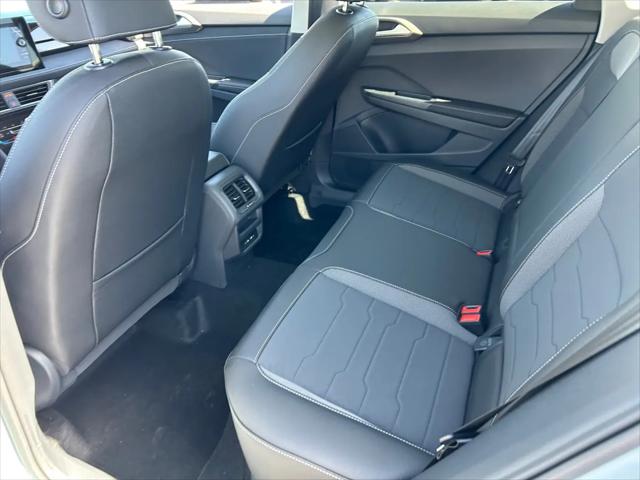 2026 Volkswagen Taos SE Black