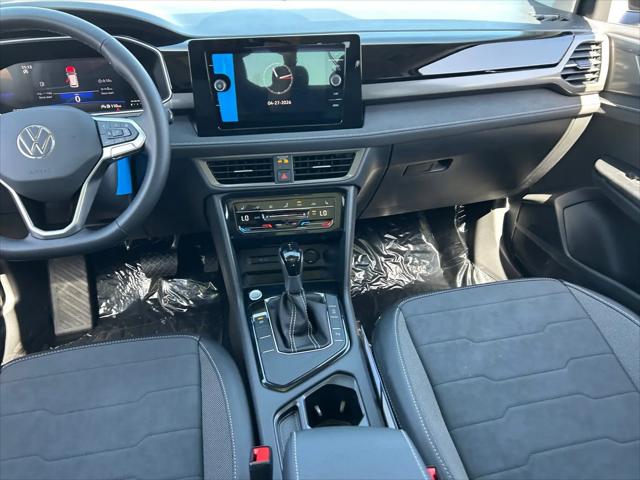 2026 Volkswagen Taos SE Black